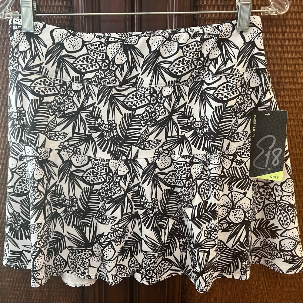 Emerald 18 Black & White Floral Golf Skort Large